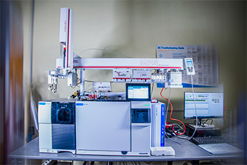 Газовый с хромато-масс-спектрометром модель Agilent 8890 GC / 5977B MSD c термодесорбером, пиролизной приставкой и системой SPME