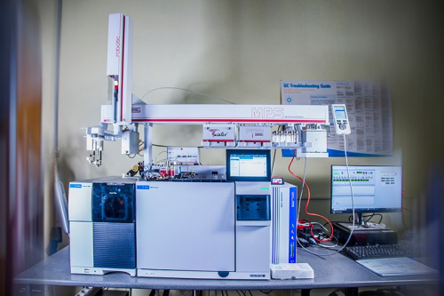 Газовый с хромато-масс-спектрометром модель Agilent 8890 GC / 5977B MSD c термодесорбером, пиролизной приставкой и системой SPME